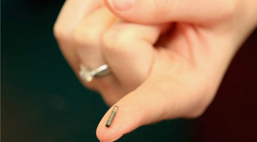 Una empresa belga instala un microchip bajo la piel de ocho empleados voluntarios