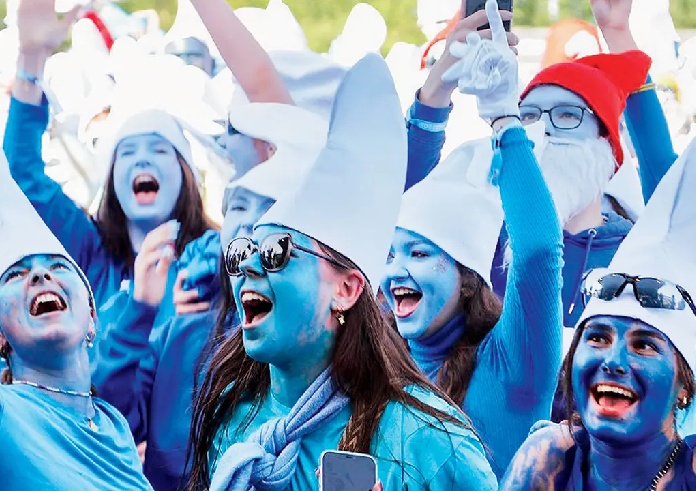 Pueblo francés se convierte en Pitufolandia: 3.076 per...